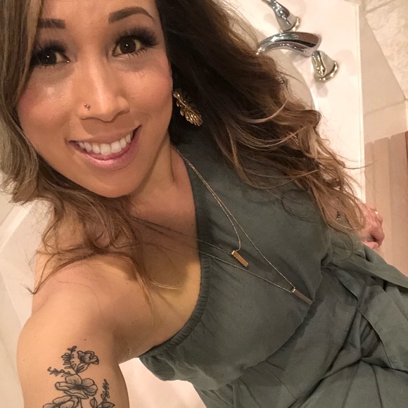 Meet your Posher, Ivey - Picture 1 of 1